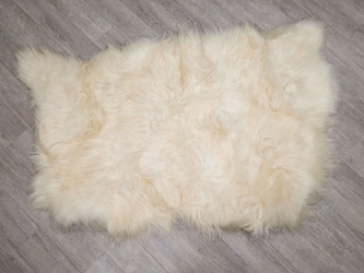 Icelandic Sheepskin Rug: ~4x6 ft: White: Gallery item 