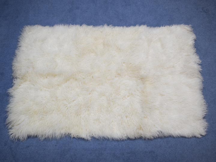 Tibet Lamb Rug: ~4x6 ft: Natural White 