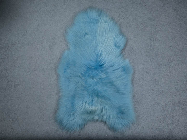 Dyed Icelandic Sheepskin: Blue: 110-120cm or 44" to 48" 