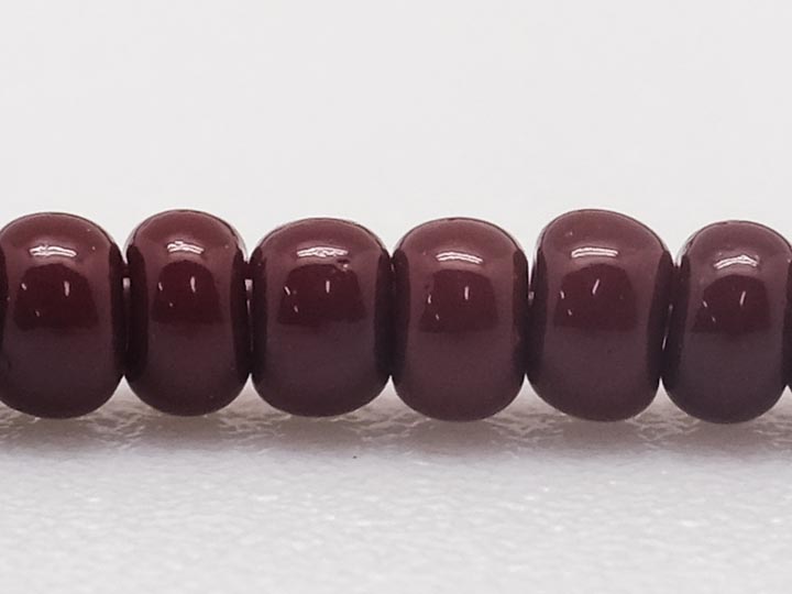 10/0 Seedbead Opaque Medium Brown (Hank) glass beads