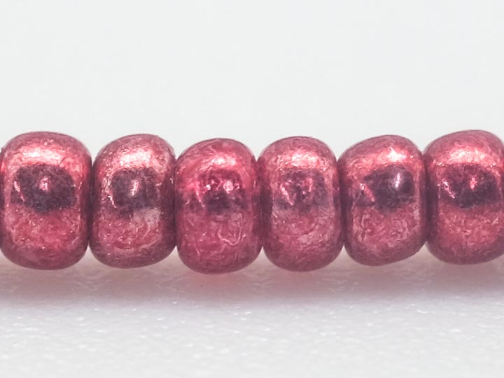 10/0 Czech Glass Seedbead Red Metallic Aurora Borealis (Hank) glass beads