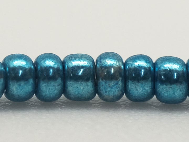 10/0 Czech Glass Seedbead Blue Metallic (500 g bag) glass beads