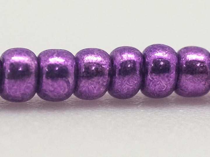 10/0 Czech Glass Seedbead Purple Metallic (Hank) glass beads