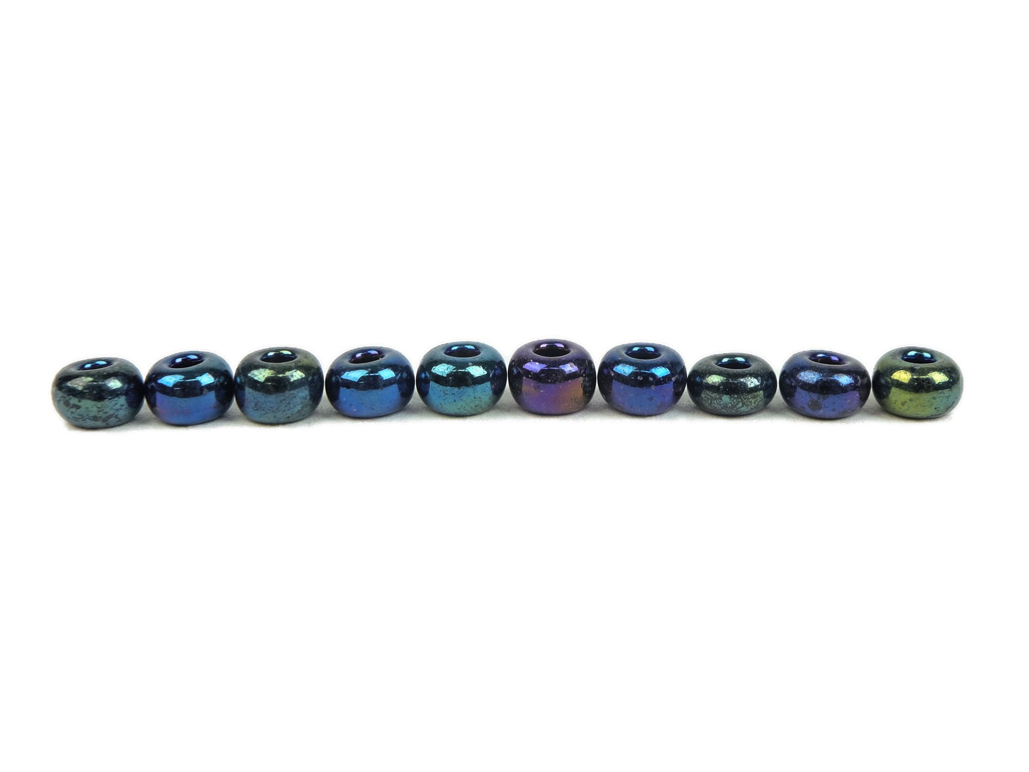 2/0 Seedbead Metallic Green Iris (500 g bag) glass beads
