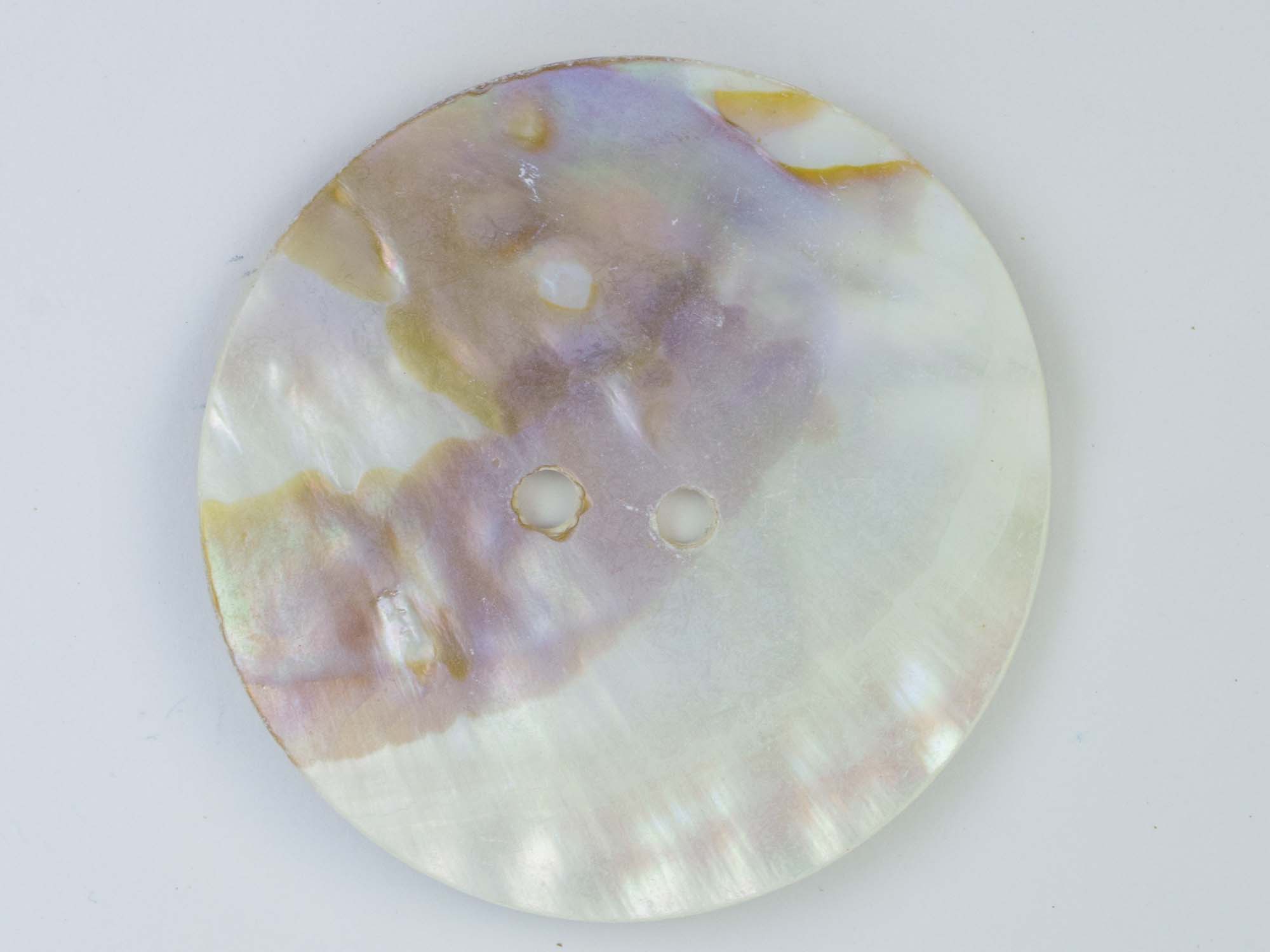 Freshwater Mother Of Pearl Button: 100L (63.5mm or 2.5") 