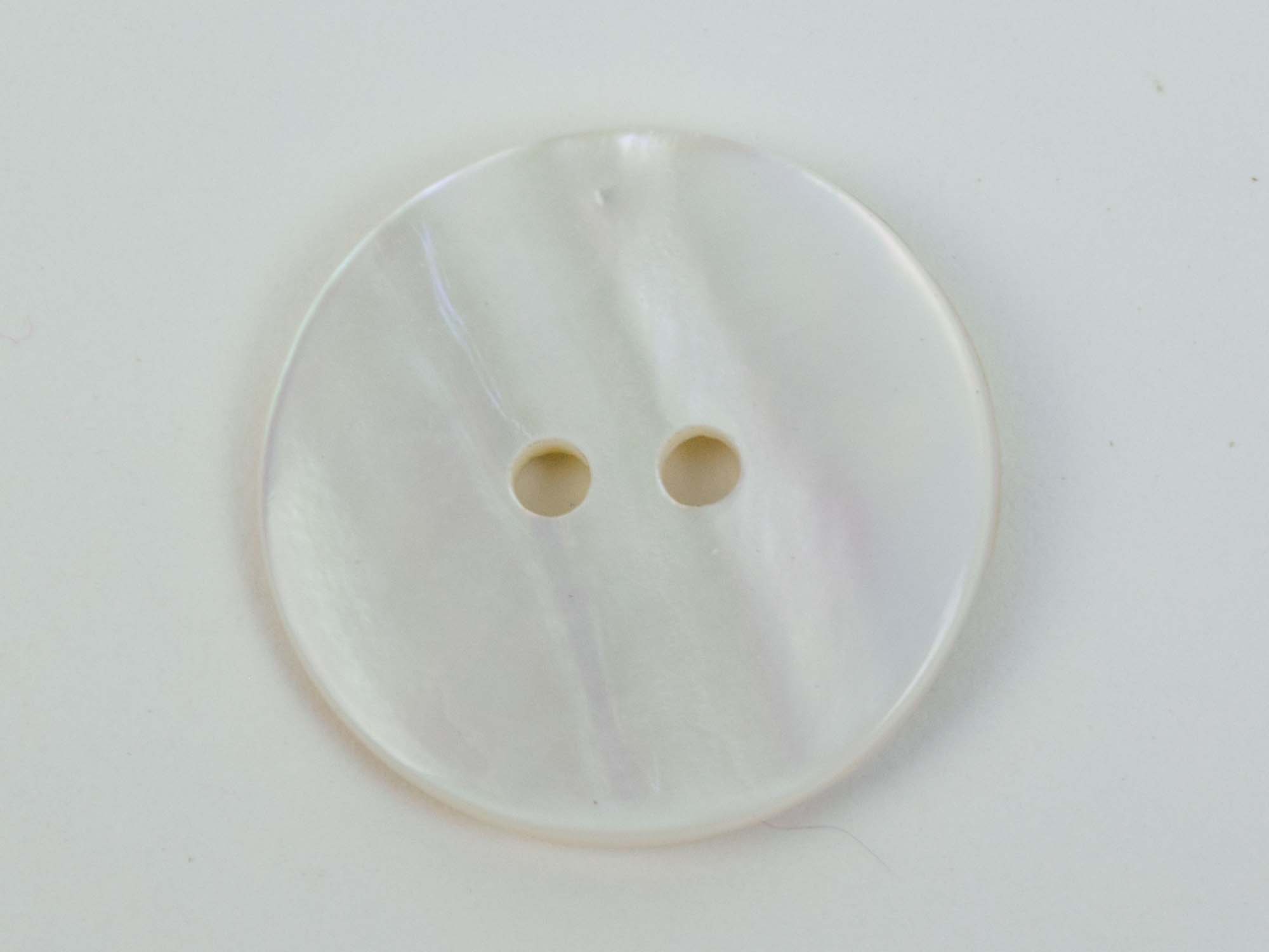 Freshwater Mother Of Pearl Button: 32L (20.5mm or 0.807") 