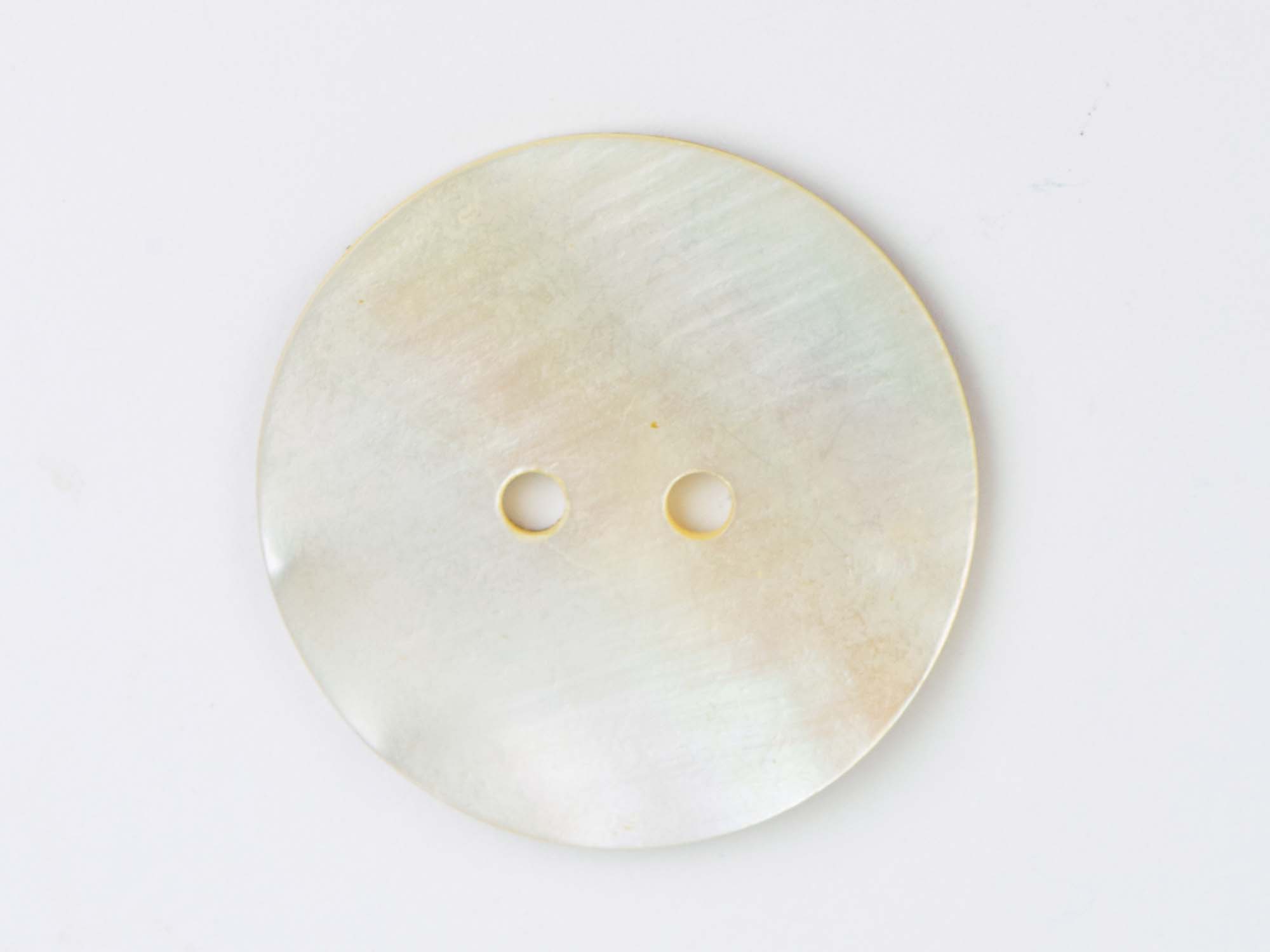 Freshwater Mother Of Pearl Button: 60L (38mm or 1.5") 