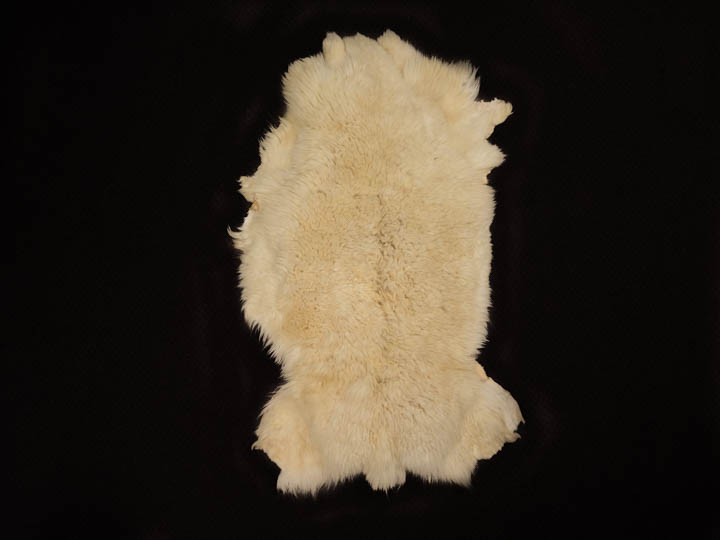 Alpaca Skin: Creamy White: Gallery Item 