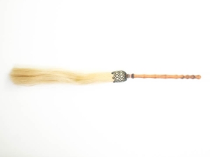 Horse Tail Whisk: White: 22"  