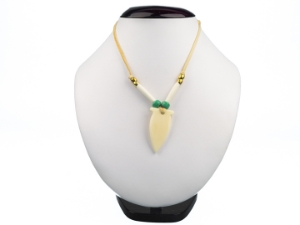 Iroquois Bone Arrowhead Necklace 