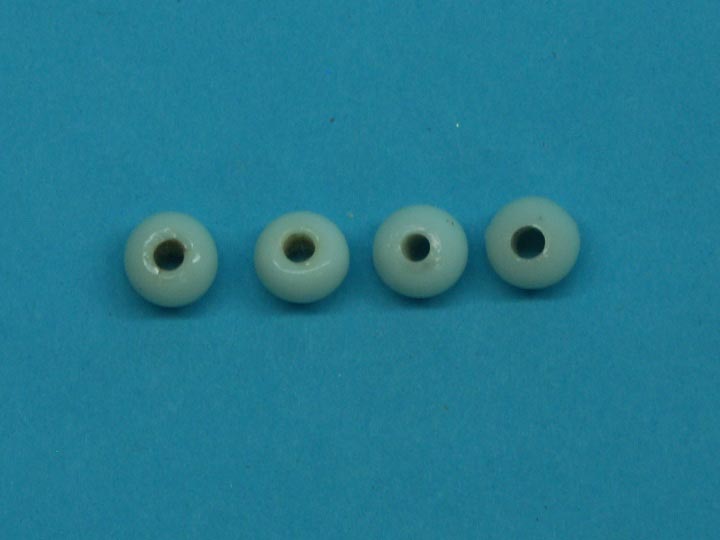9mm Round Glass Crow Beads: White (kg) glass beads