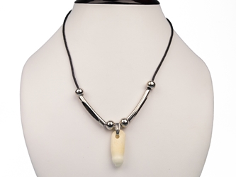 Alligator Tooth Necklace: Simple 