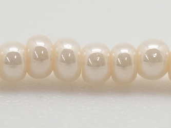 10/0 Seedbead Opaque Pearl Eggshell (500 g bag) glass beads