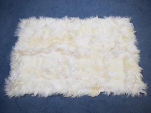 Kidassia Goatskin Rug: Bleached White: 4' x 6' 