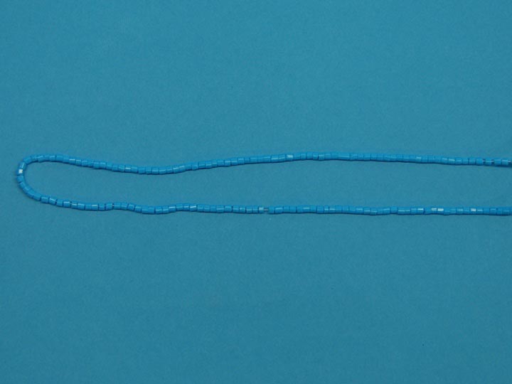 2-Cut 10/0 Czech Glass Seedbead Light Blue Strung (500 g bag) glass beads