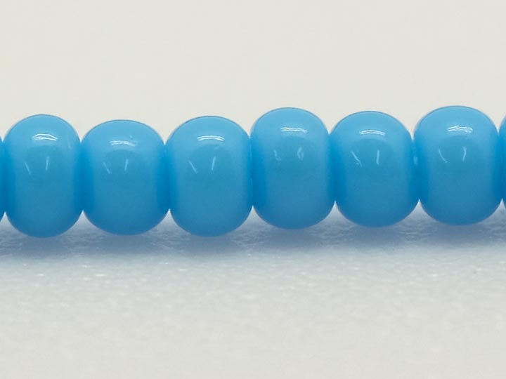 10/0 Seedbead Opaque Light Blue (500 g bag) glass beads