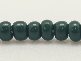 10/0 Seedbead Opaque Dark Green (Hank) glass beads