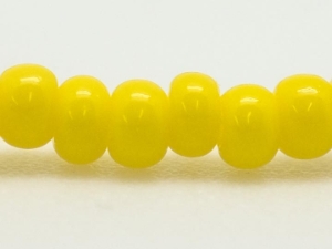 10/0 Seedbead Opaque Lemon Yellow (Hank) glass beads