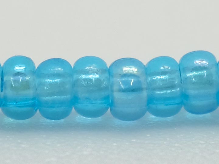 10/0 Seedbead Translucent Iris Aqua (Hank) glass beads