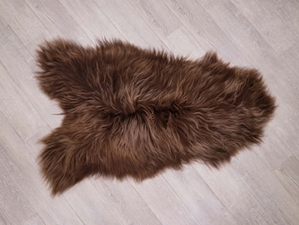 Dyed Icelandic Sheepskin: 110-120 cm: Chestnut: Assorted 