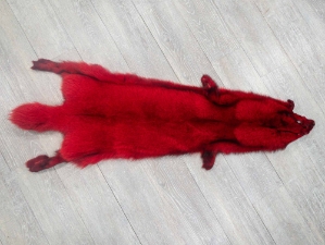 Dyed Blue Fox Skin: Red 