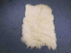 Icelandic Sheepskin Rug: ~4x6 ft: White 