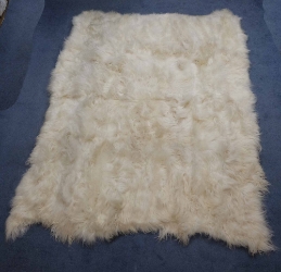 Icelandic Sheepskin Rug: ~9x11 ft: White 