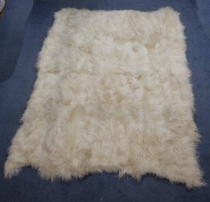 Icelandic Sheepskin Rug: ~9x11 ft: White 