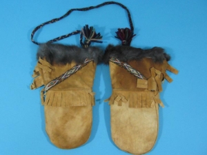 Cree Smoked Moose Gauntlets: Gallery Item cree smoked moosehide gauntlets, moose gloves, moosehide gloves, moose mitts, moosehide mitts