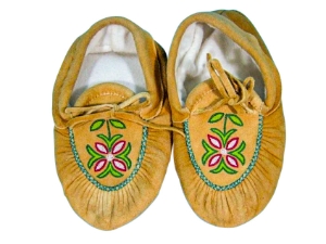 Cree Smoked Moose Moccasins: Gallery Item cree smoked moosehide moccasins