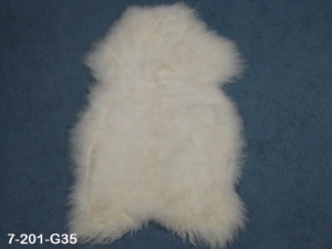 Icelandic Sheepskin: Creamy White: 110-120cm or 44" to 48": Gallery Item 