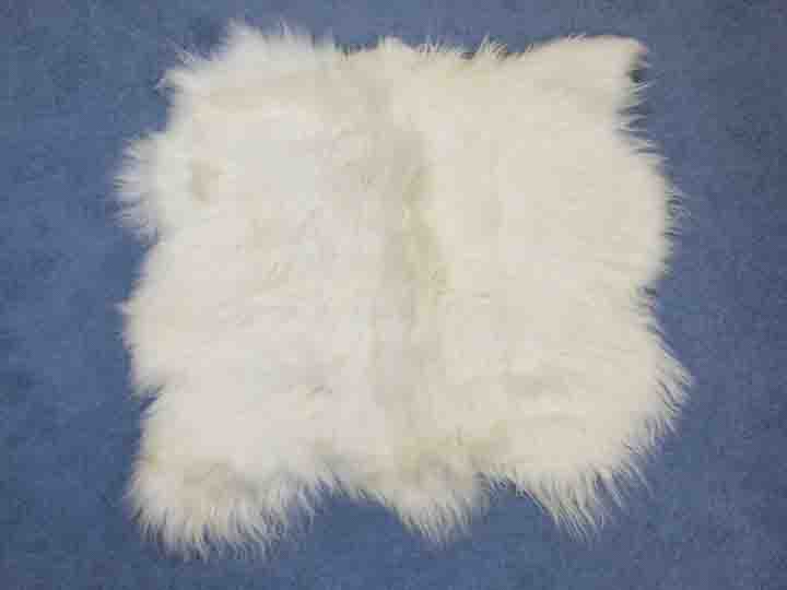 Icelandic Sheepskin Rug: ~4x4 ft: White: Gallery Item 