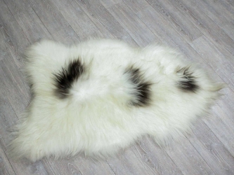 Icelandic Sheepskin: Piebald: 110-120cm or 44" to 48": Gallery Item 