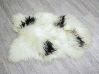Icelandic Sheepskin: Piebald: 110-120cm or 44" to 48": Gallery Item 