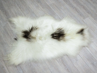 Icelandic Sheepskin: Piebald: 110-120cm or 44" to 48": Gallery Item 