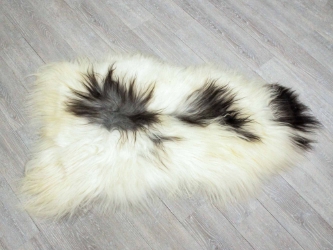 Icelandic Sheepskin: Piebald: 110-120cm or 44" to 48": Gallery Item 