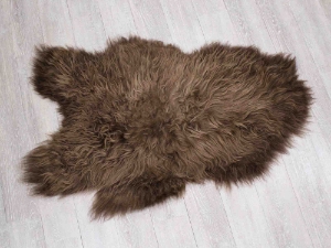 Dyed Icelandic Sheepskin: Nougat: 110-120cm or 44" to 48": Gallery Item 