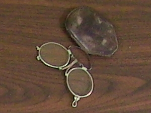 Vintage Pince Nez with Case: Gallery Item 