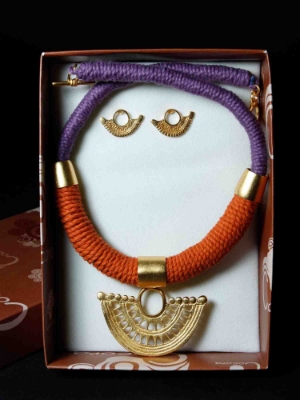 Reproduction Pre-Colombian Choker and Earring Jewelry Set: Gallery Item 
