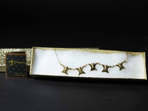 Reproduction Pre-Colombian Bear Chain Necklace: Gallery Item 