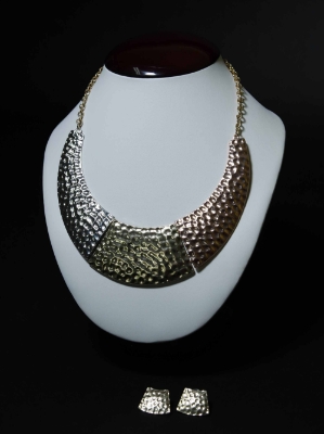 Reproduction Pre-Colombian Hammered Earrings & Necklace Jewelry Set: Gallery Item 